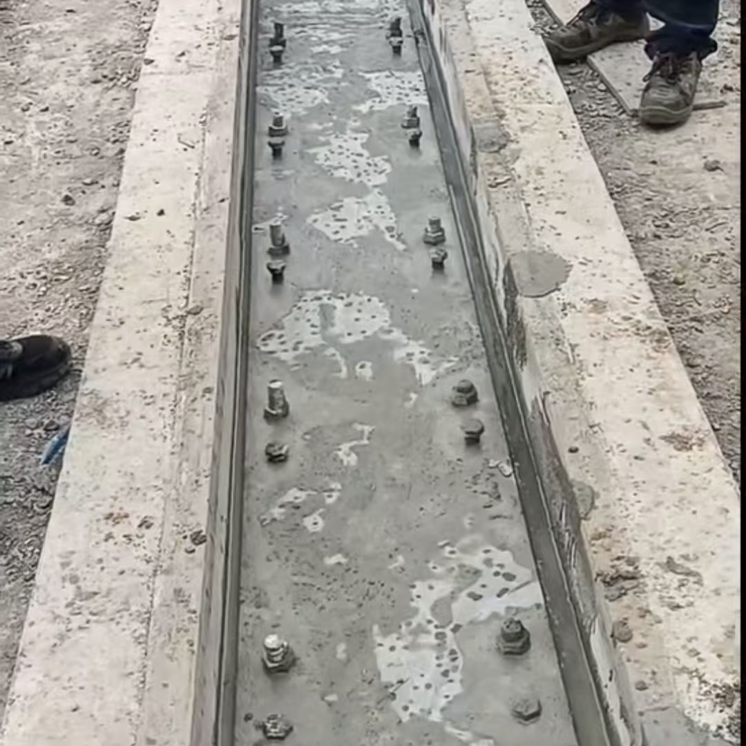 社旗港口码头起重机龙门吊重型机械设备稳固用早强快凝轨道胶泥